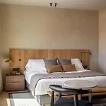 Ur Bare Hotel 4*