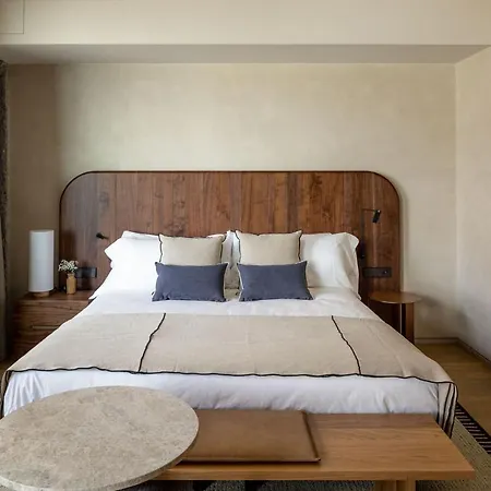 Ur Bare Hotel 4*