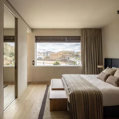 Hotel Ur Bare 4*