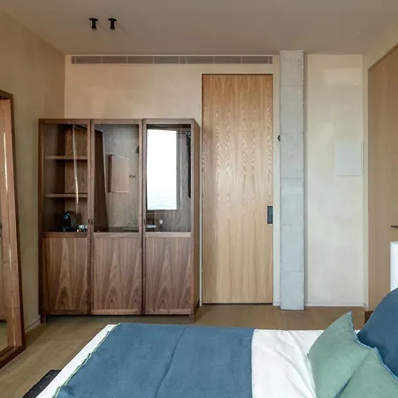 Ur Bare Hotel 4*